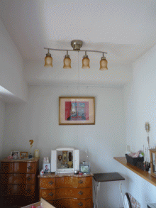 クロスでクラシカルアンティークなお部屋にアップグレード　港区I様邸